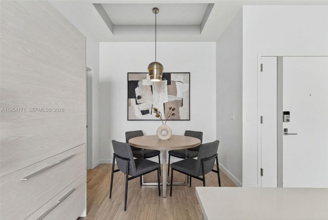 45 SW 9th St, Unit LPH-4609, Miami, FL 33130 Photo