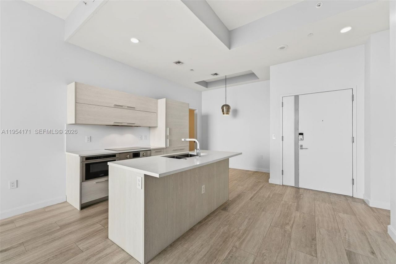 45 SW 9th St, Unit LPH-4609, Miami, FL 33130 Photo