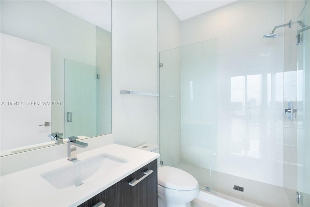 45 SW 9th St, Unit LPH-4609, Miami, FL 33130 Photo