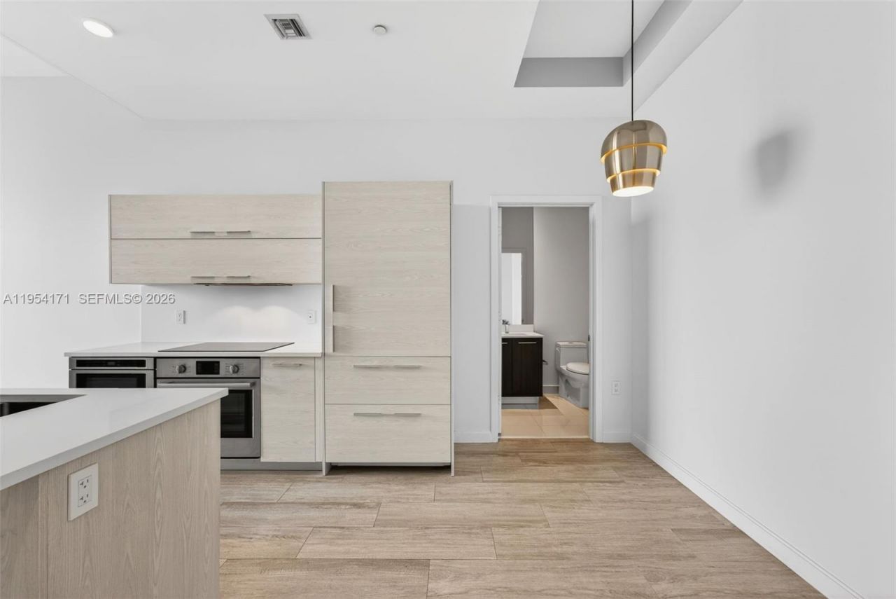 45 SW 9th St, Unit LPH-4609, Miami, FL 33130 Photo