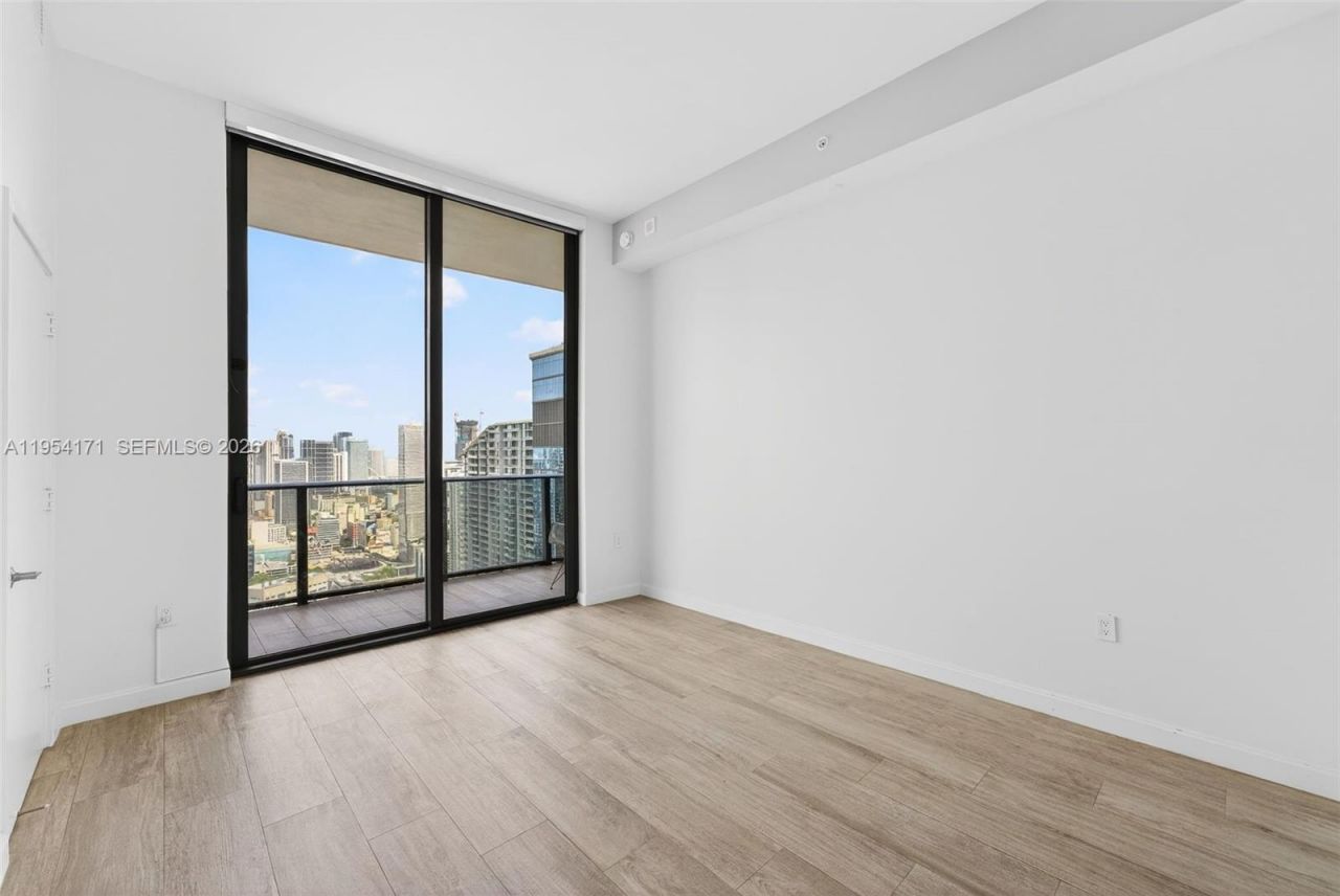 45 SW 9th St, Unit LPH-4609, Miami, FL 33130 Photo