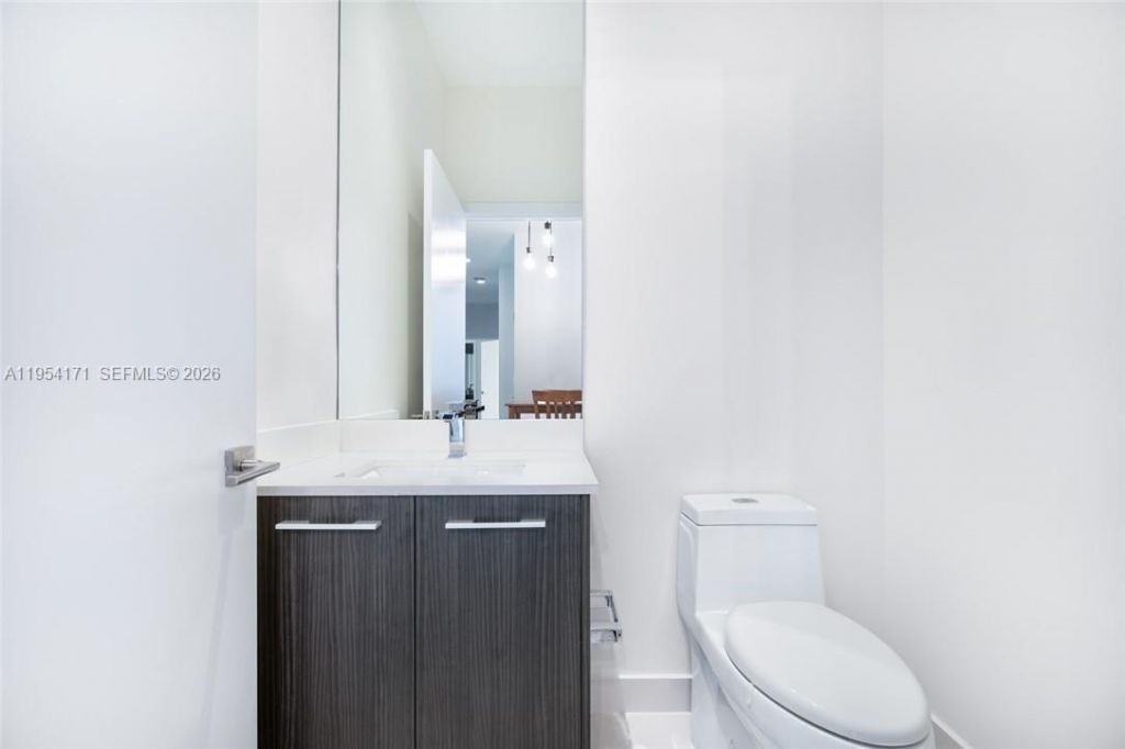 45 SW 9th St, Unit LPH-4609, Miami, FL 33130 Photo