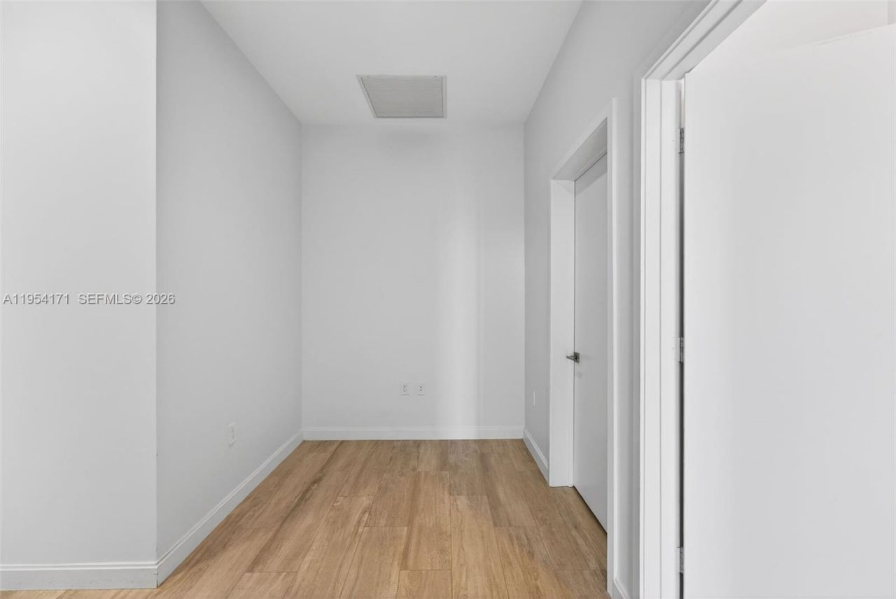 45 SW 9th St, Unit LPH-4609, Miami, FL 33130 Photo