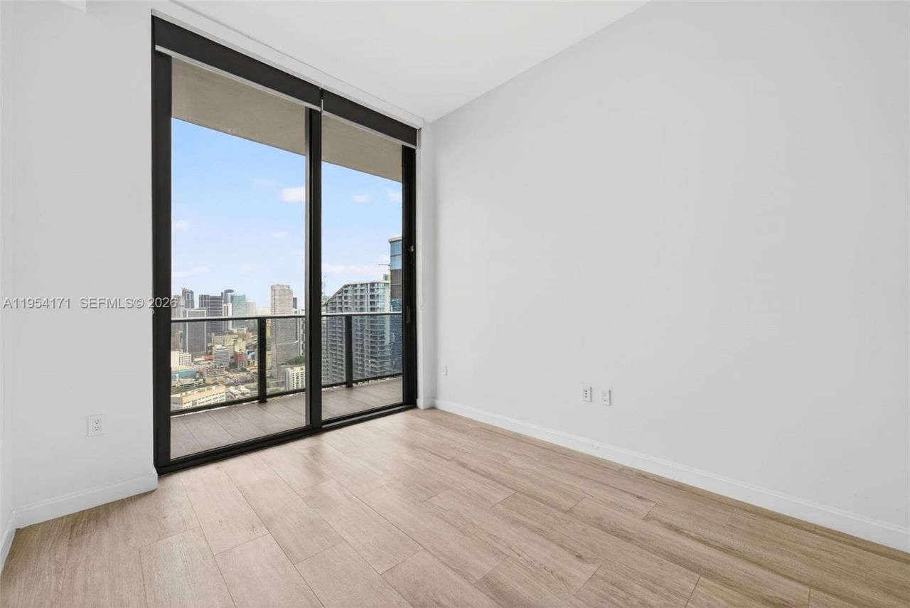 45 SW 9th St, Unit LPH-4609, Miami, FL 33130 Photo