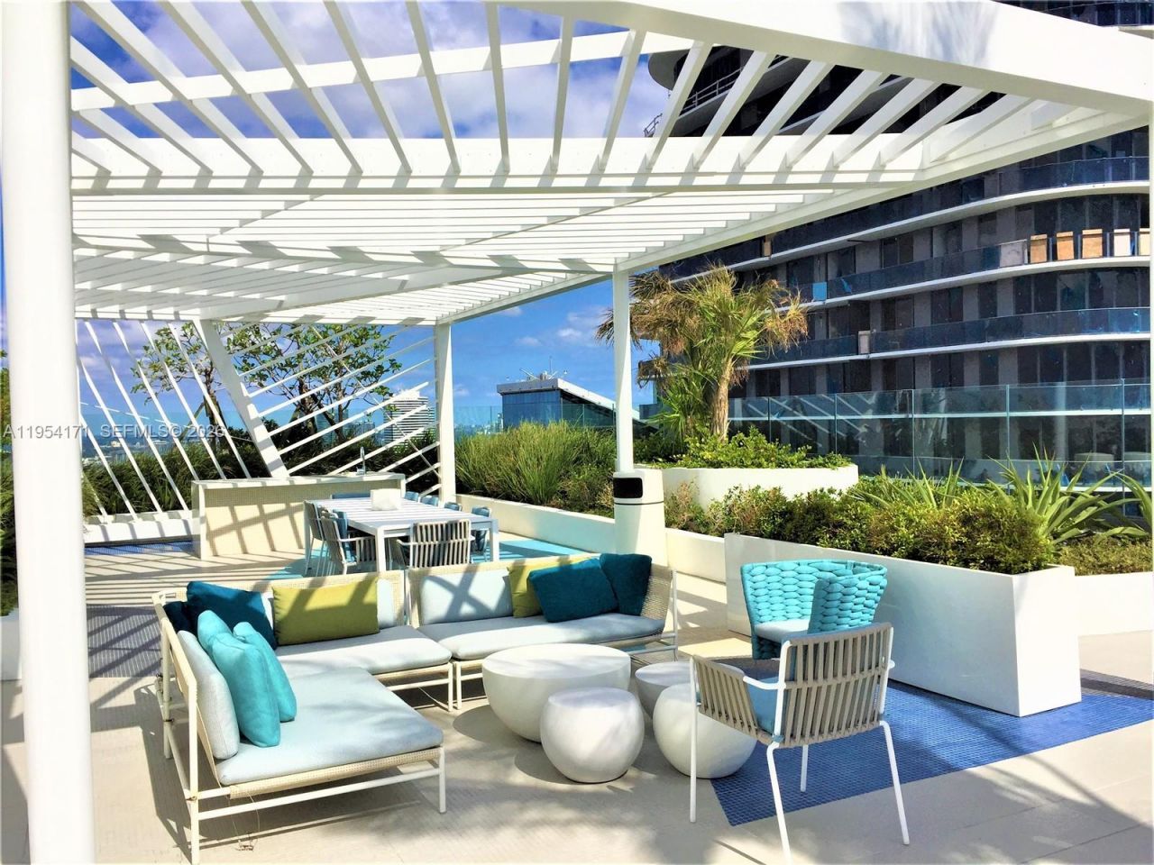 45 SW 9th St, Unit LPH-4609, Miami, FL 33130 Photo