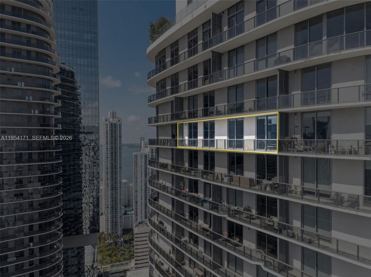 45 SW 9th St, Unit LPH-4609, Miami, FL 33130 Photo