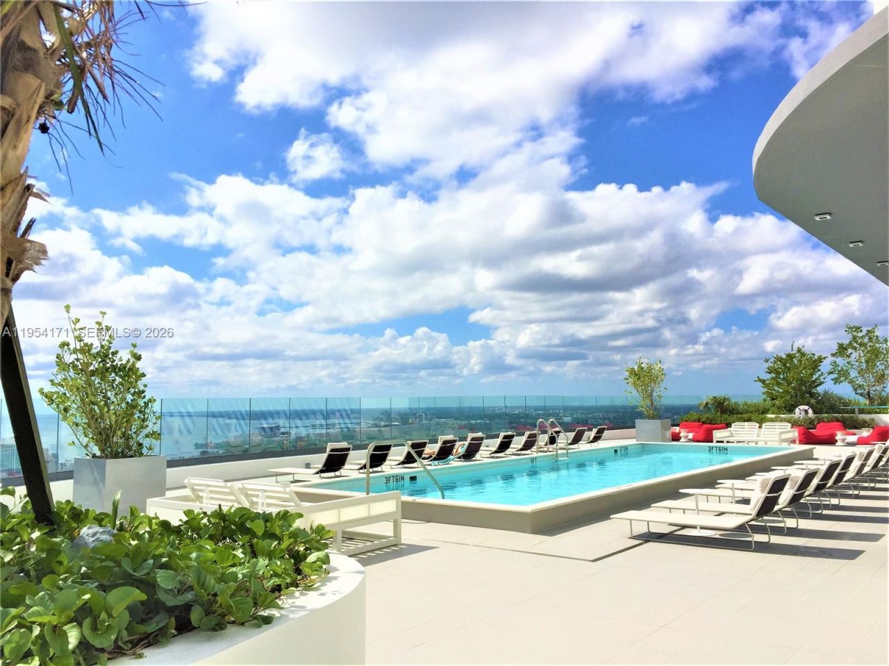 45 SW 9th St, Unit LPH-4609, Miami, FL 33130 Photo