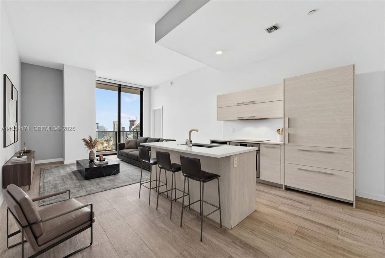 45 SW 9th St, Unit LPH-4609, Miami, FL 33130 Photo