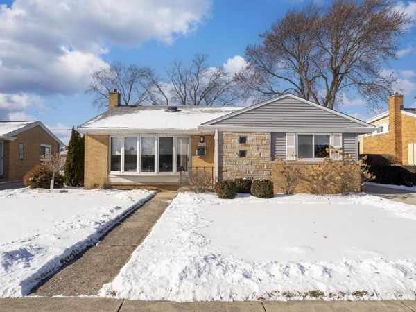 8832 Osceola Avenue, Morton Grove, IL 60053