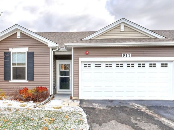 911 Darwin Street, North Aurora, IL 60542