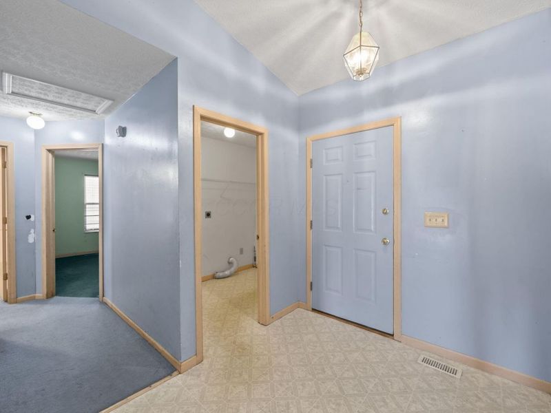 544 Tourmaline Drive, Blacklick, OH 43004 Photo 2