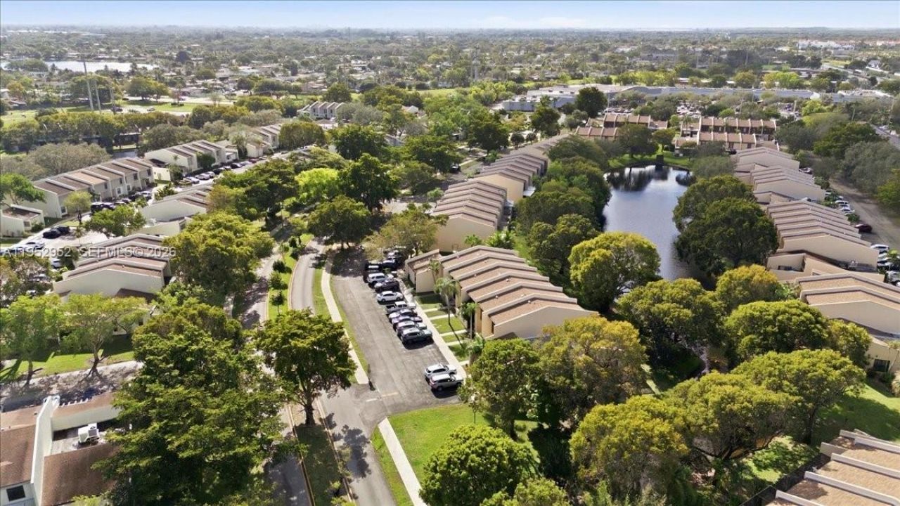 1270 NW 99th Ave, Unit 60, Pembroke Pines, FL 33024 Photo