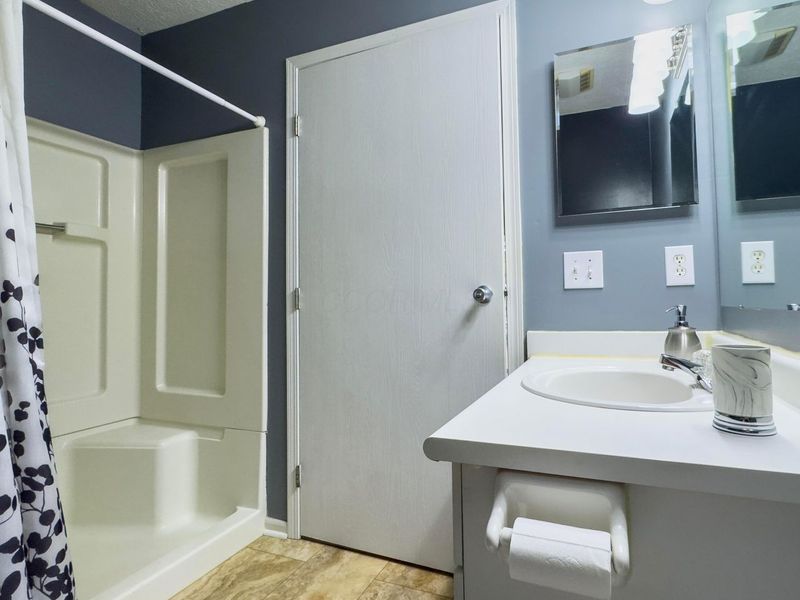 1981 Hoadley Drive, Unit 10A, Columbus, OH 43228 Photo 10