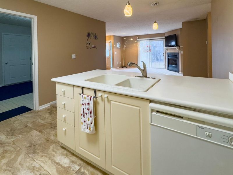 1981 Hoadley Drive, Unit 10A, Columbus, OH 43228 Photo 6