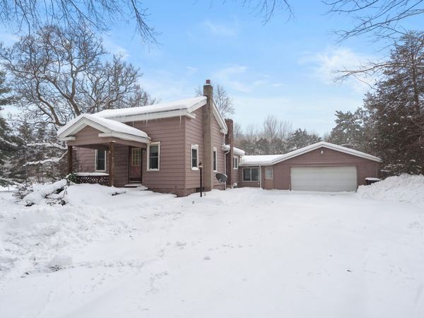 1170 W Bridge Street, Plainwell, MI 49080