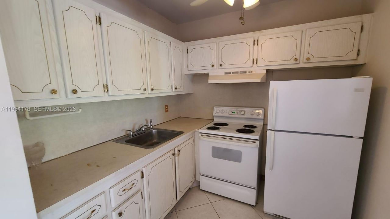 135 Coventry F, Unit 135, West Palm Beach, FL 33417 Photo