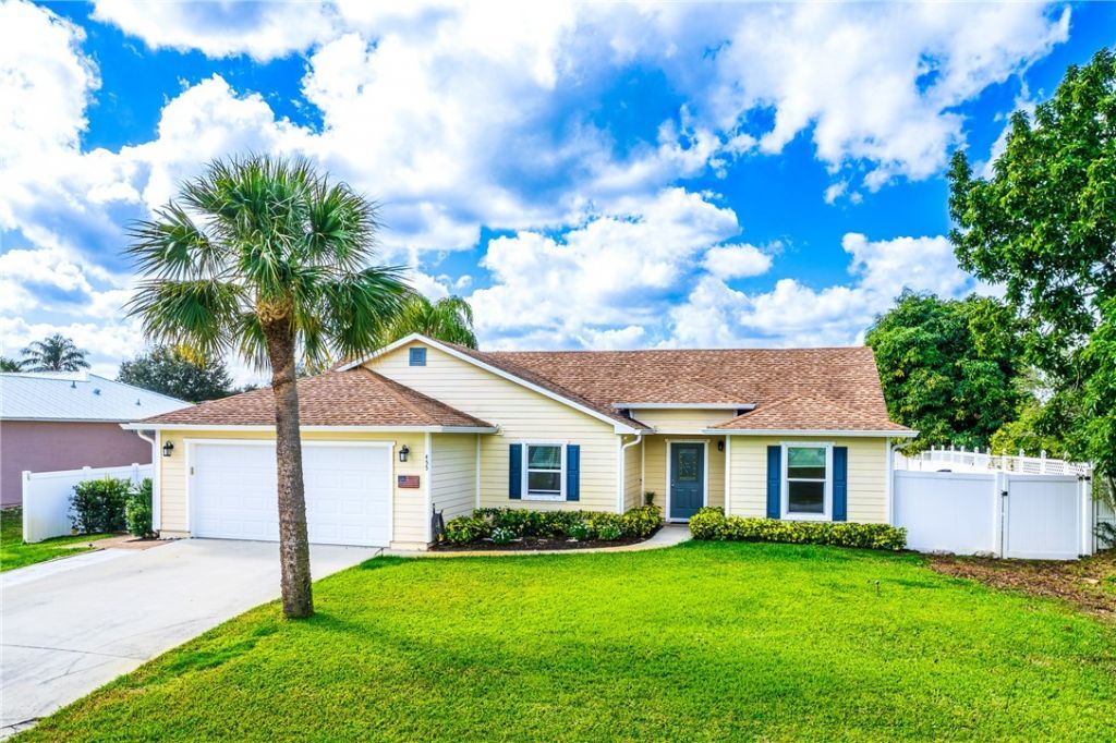 455 Biscayne Lane, Sebastian, FL 32958 Photo