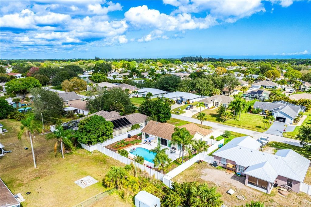 455 Biscayne Lane, Sebastian, FL 32958 Photo