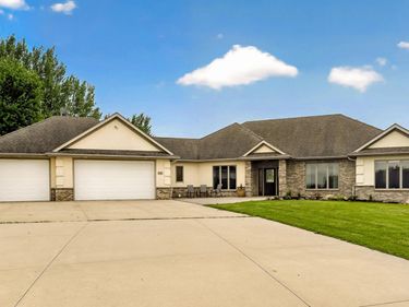 8594 Gossman Lane NW, Rochester, MN 55901