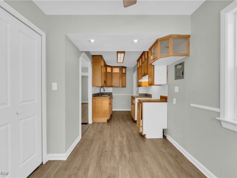 25500 Briardale Avenue, Euclid, OH 44132 Photo 12