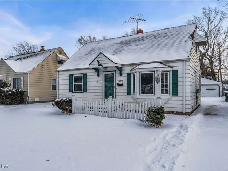 25500 Briardale Avenue, Euclid, OH 44132 Photo 2