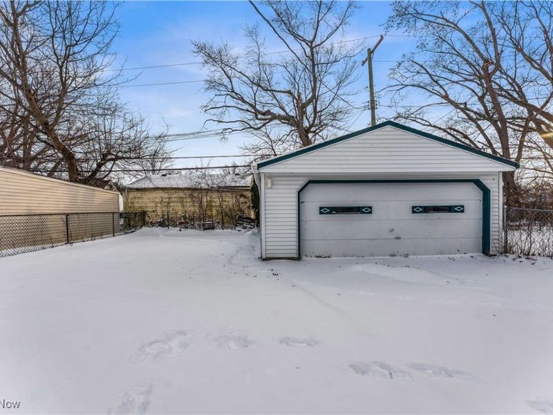 25500 Briardale Avenue, Euclid, OH 44132 Photo 4