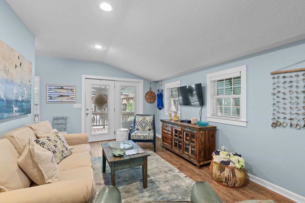 6001 - 1040 S Kings Hwy. Photo 11