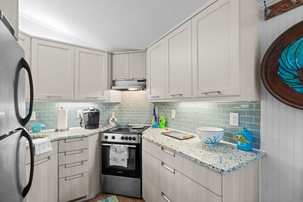 6001 - 1040 S Kings Hwy. Photo 14