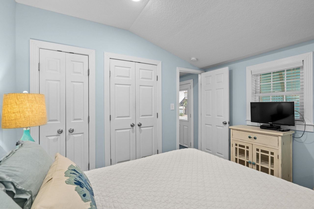 6001 - 1040 S Kings Hwy. Photo 20