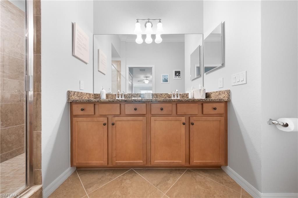 28041 Bridgetown Ct, Unit 5525, Bonita Springs, FL 34135 Photo