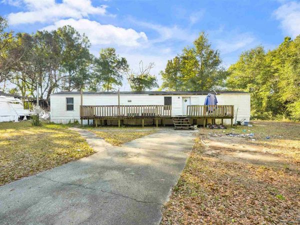 1697 Saxon St, Pensacola, FL 32505