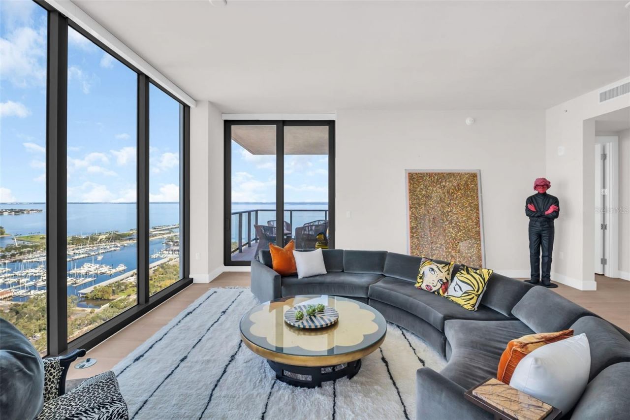 301 1st Street S, Unit 3104, Saint Petersburg, FL 33701 Photo