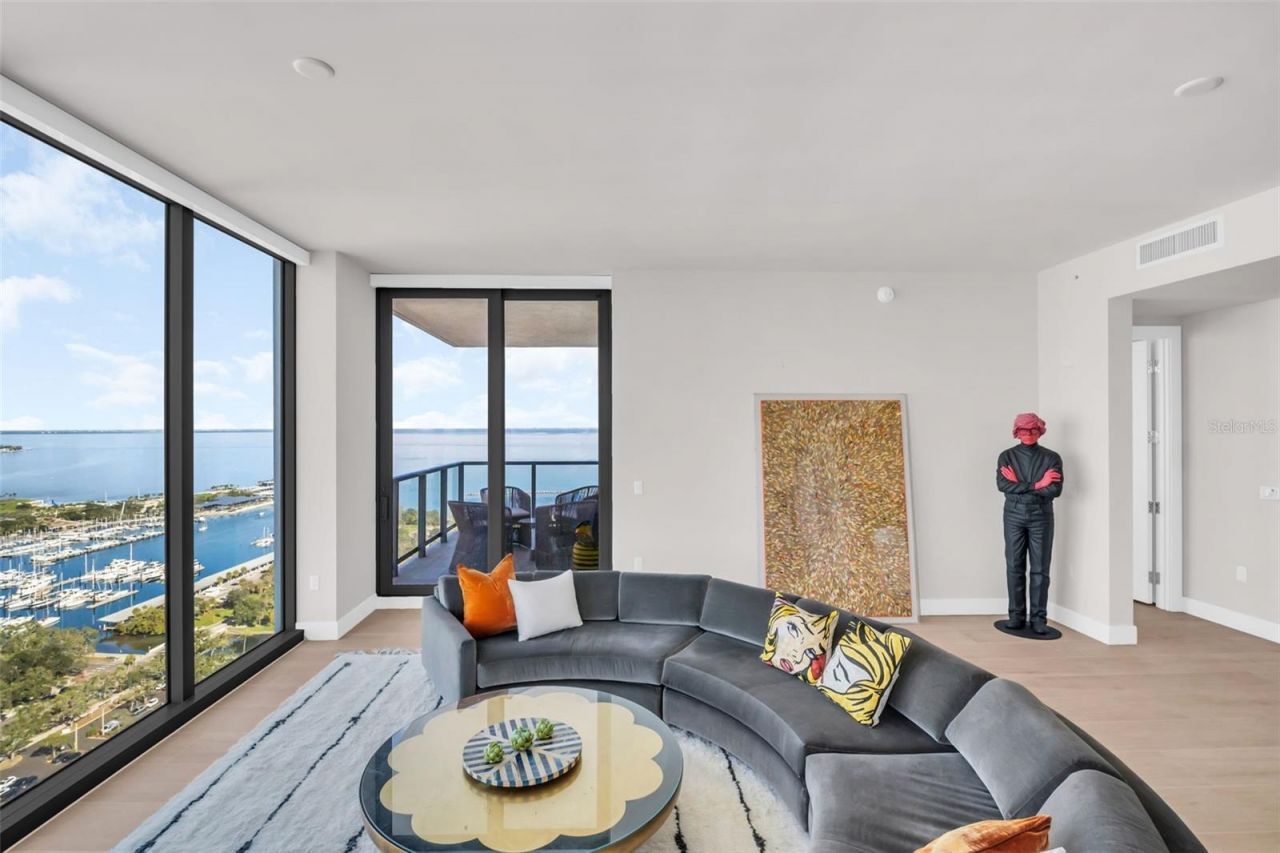 301 1st Street S, Unit 3104, Saint Petersburg, FL 33701 Photo