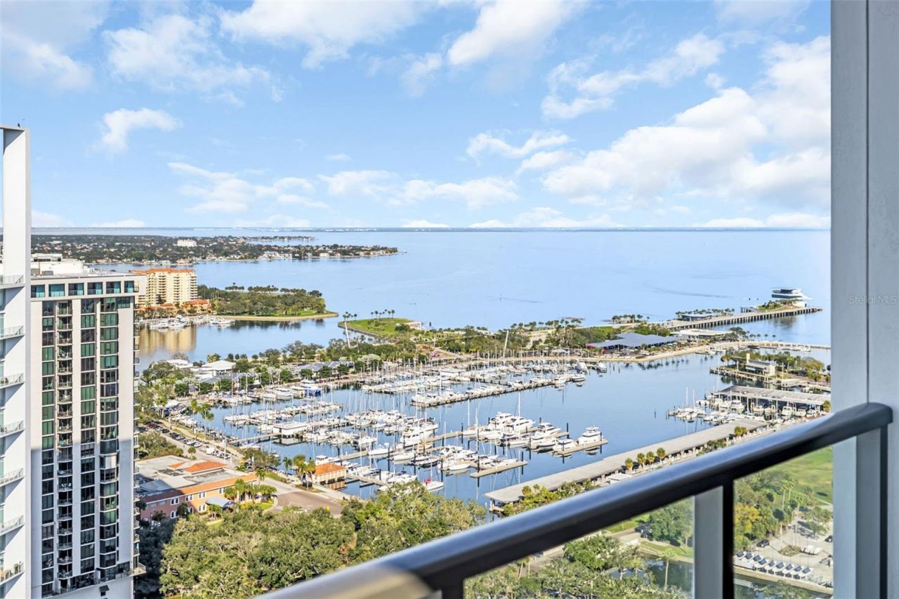 301 1st Street S, Unit 3104, Saint Petersburg, FL 33701 Photo