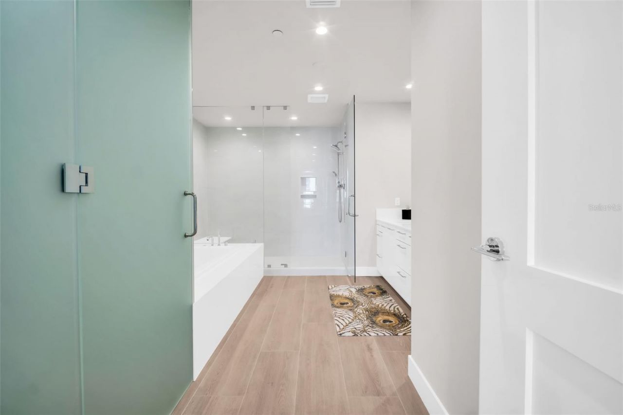 301 1st Street S, Unit 3104, Saint Petersburg, FL 33701 Photo