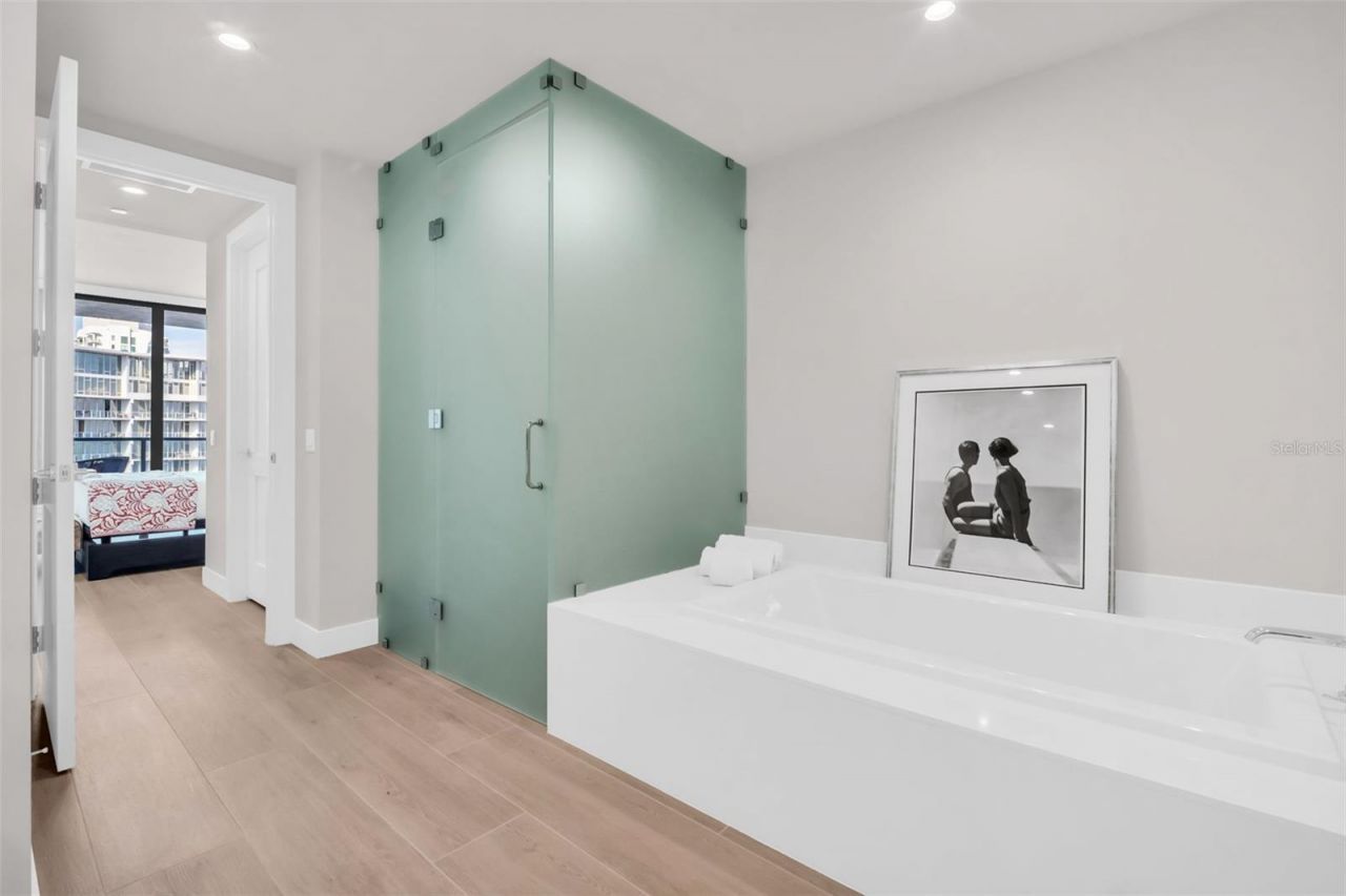 301 1st Street S, Unit 3104, Saint Petersburg, FL 33701 Photo