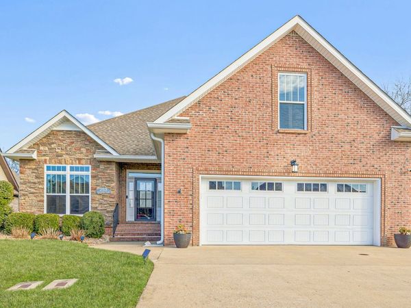 253 Dorchester Cir, Clarksville, TN 37043