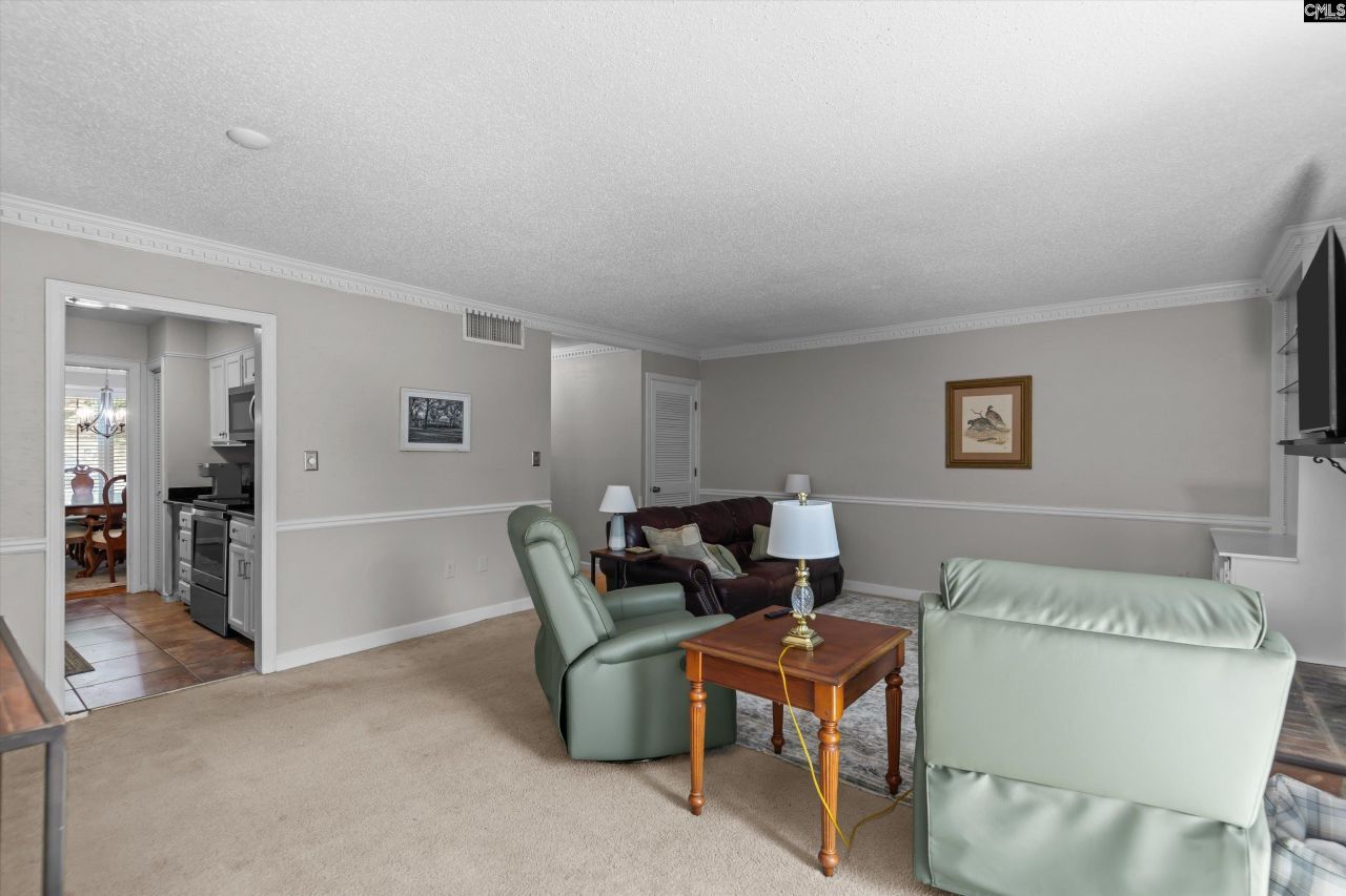 412 Tamarack Drive  Photo 13