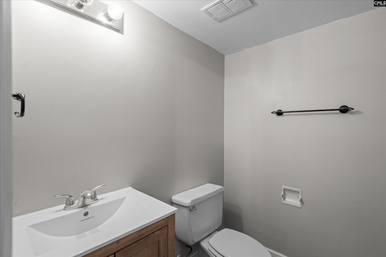 412 Tamarack Drive  Photo 26