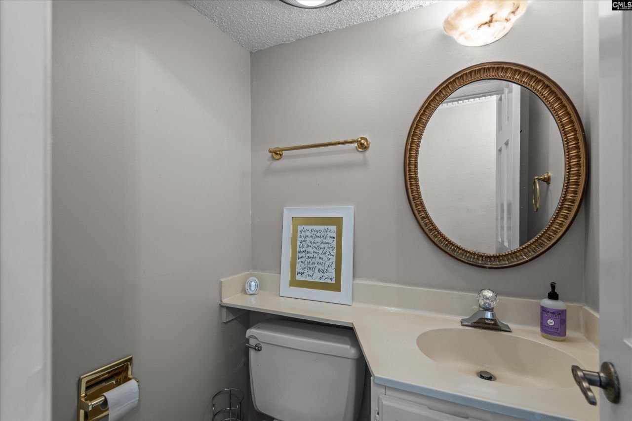 412 Tamarack Drive  Photo 27