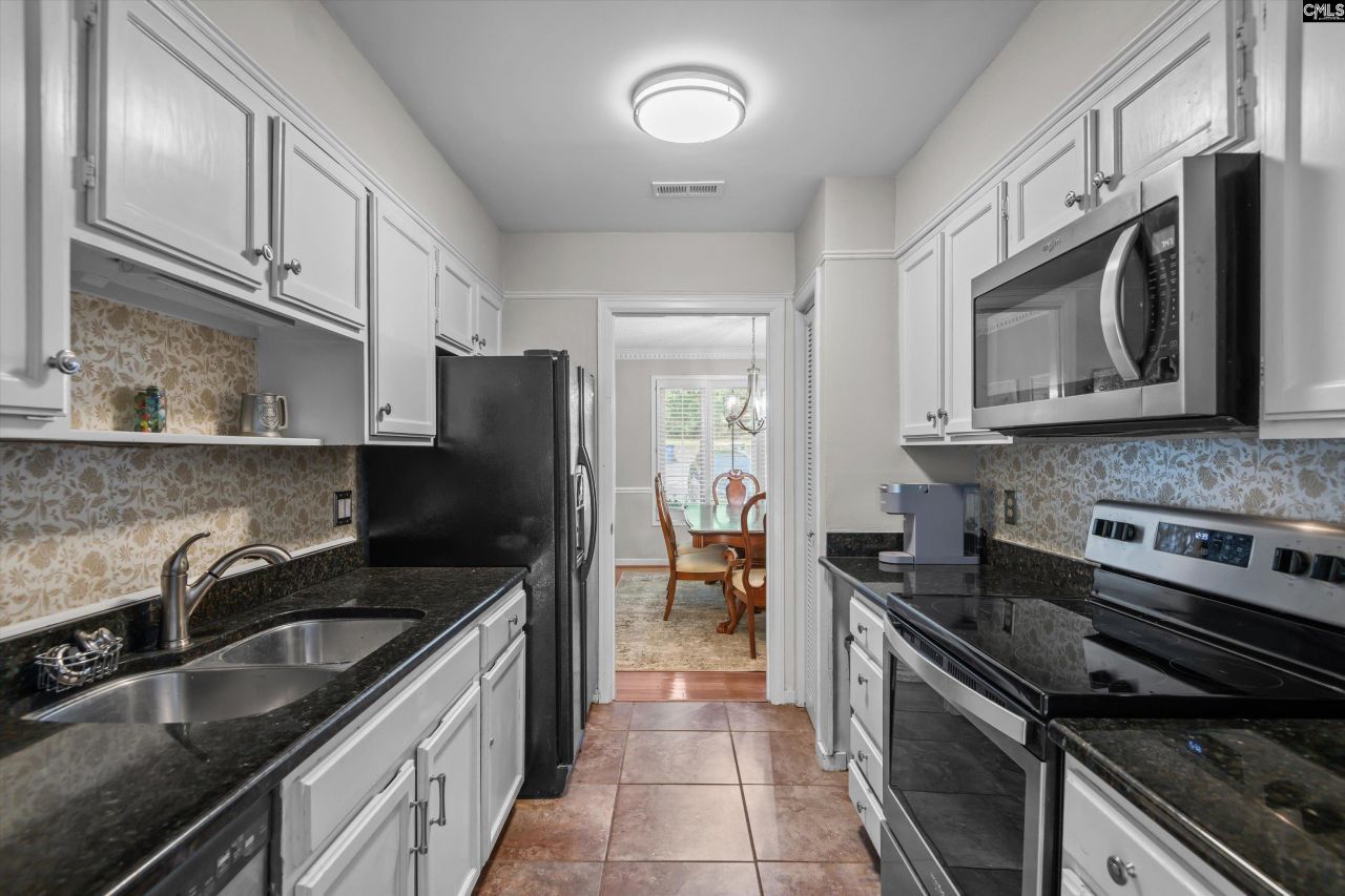 412 Tamarack Drive  Photo 8