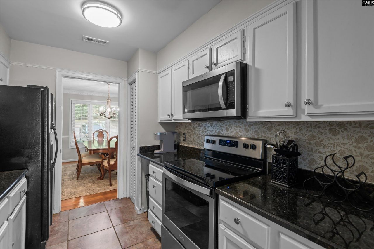 412 Tamarack Drive  Photo 9