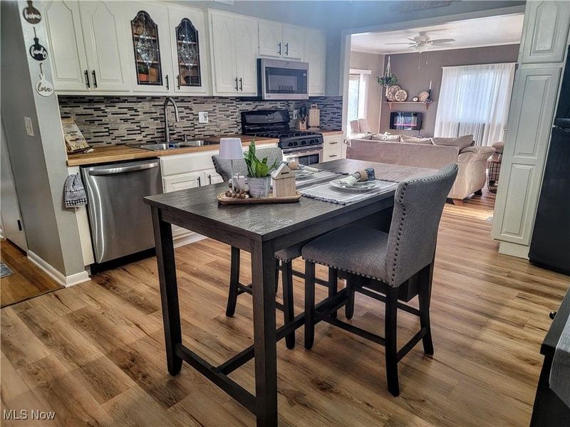 6826 Anthony Lane, Parma Heights, OH 44130 Photo 3