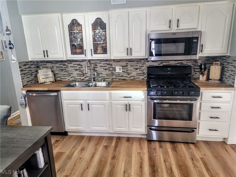 6826 Anthony Lane, Parma Heights, OH 44130 Photo 4