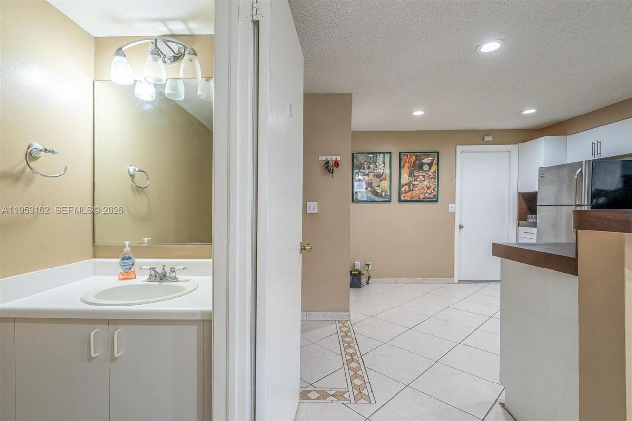 1528 Veracruz Ln , Unit 4-3, Weston, FL 33327 Photo