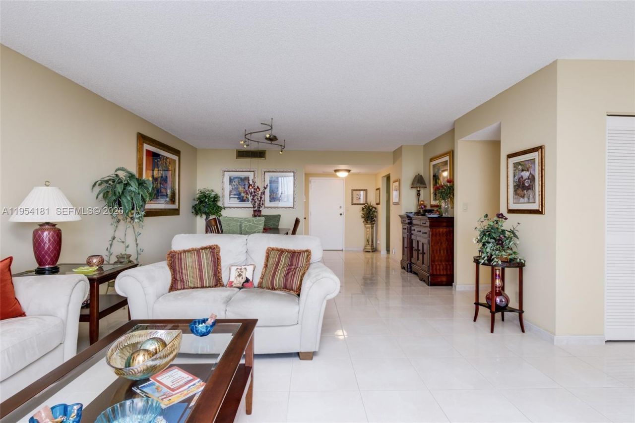 2500 Parkview Dr , Unit 2315, Hallandale Beach, FL 33009 Photo
