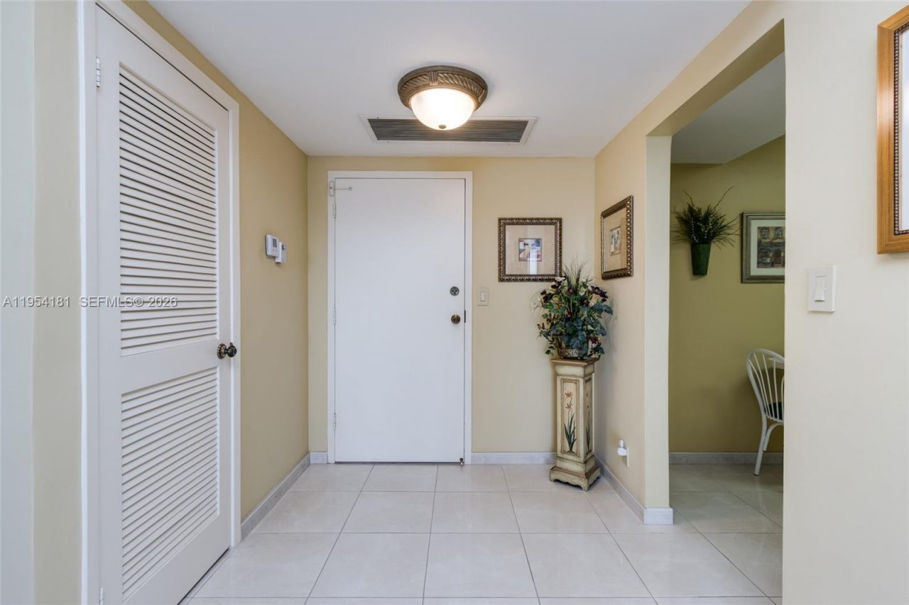 2500 Parkview Dr , Unit 2315, Hallandale Beach, FL 33009 Photo