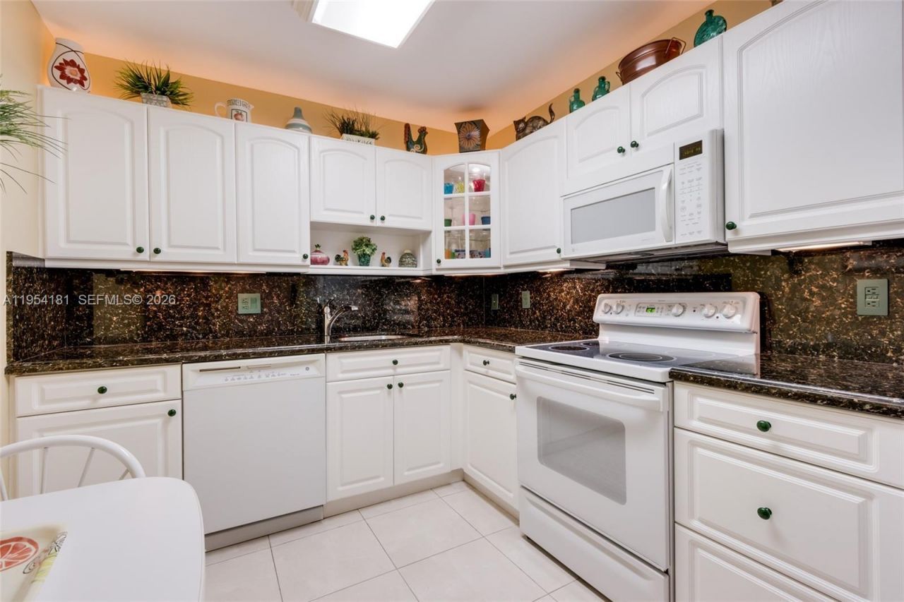 2500 Parkview Dr , Unit 2315, Hallandale Beach, FL 33009 Photo