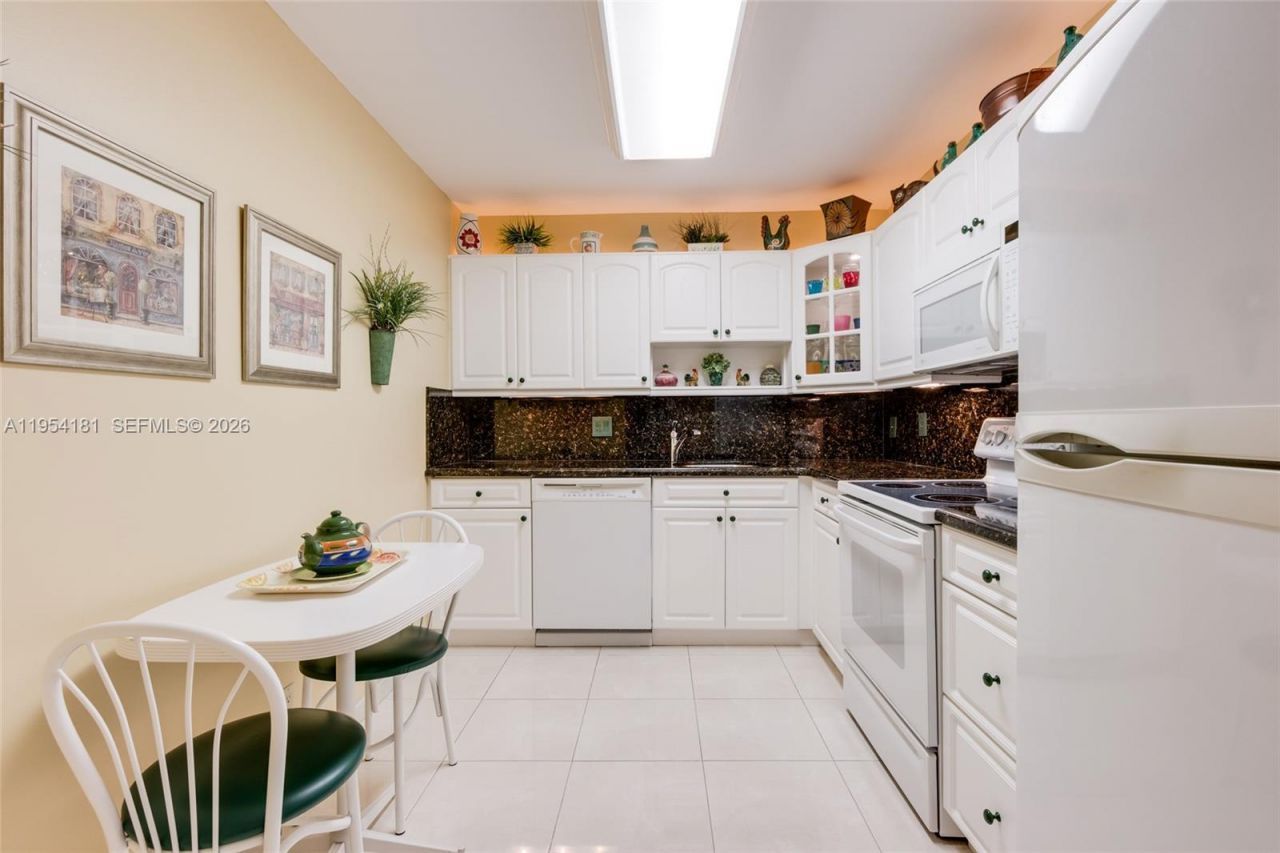 2500 Parkview Dr , Unit 2315, Hallandale Beach, FL 33009 Photo