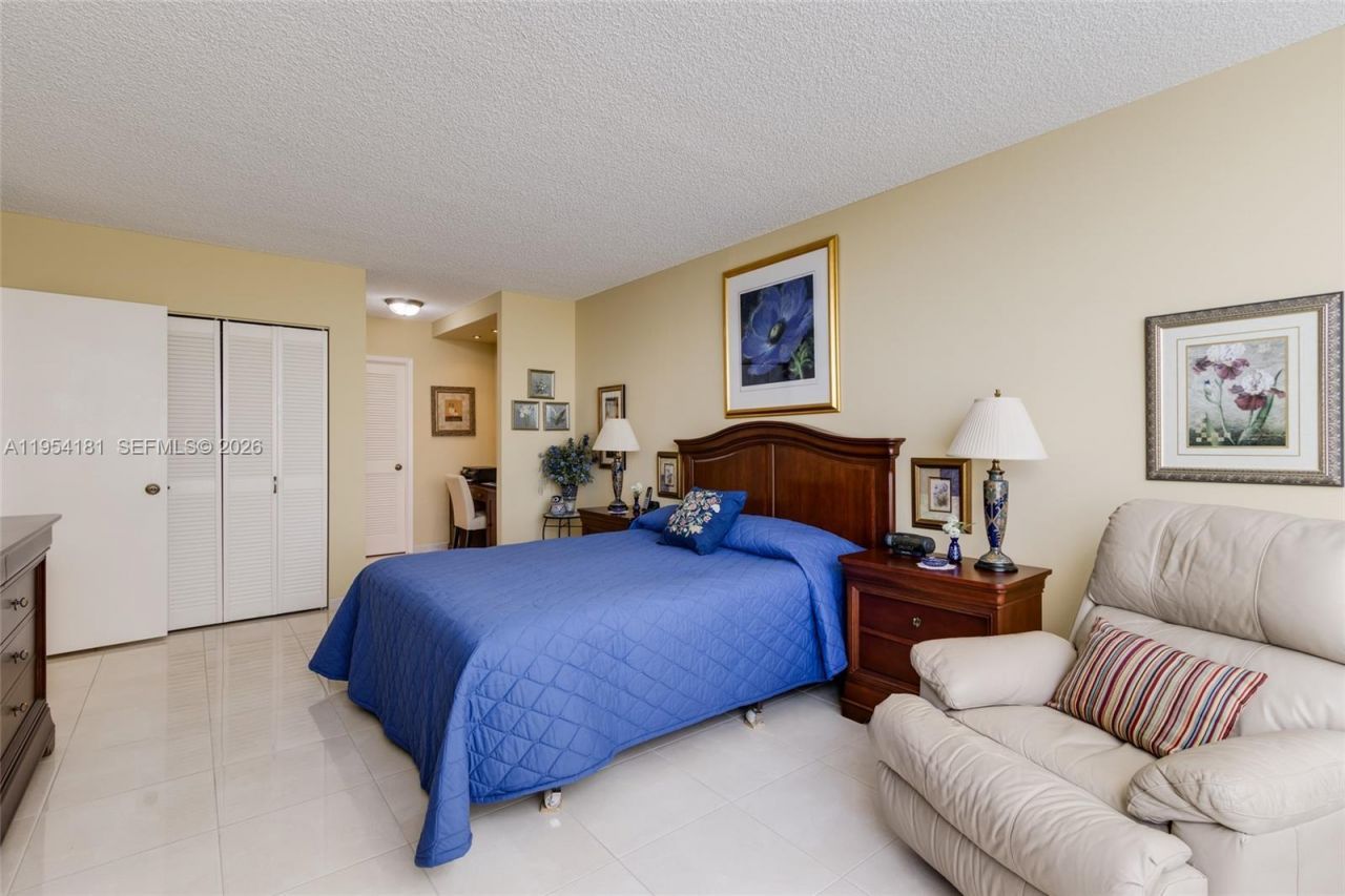 2500 Parkview Dr , Unit 2315, Hallandale Beach, FL 33009 Photo